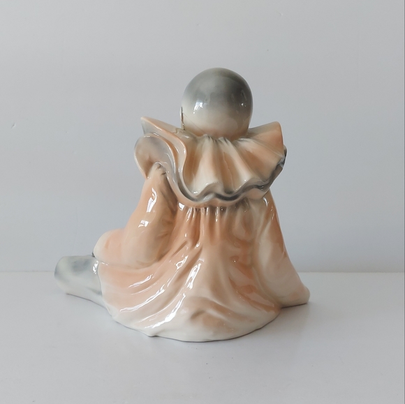 Pierrot, harlequin clown with ballet shoes. - Picture 6 of 13